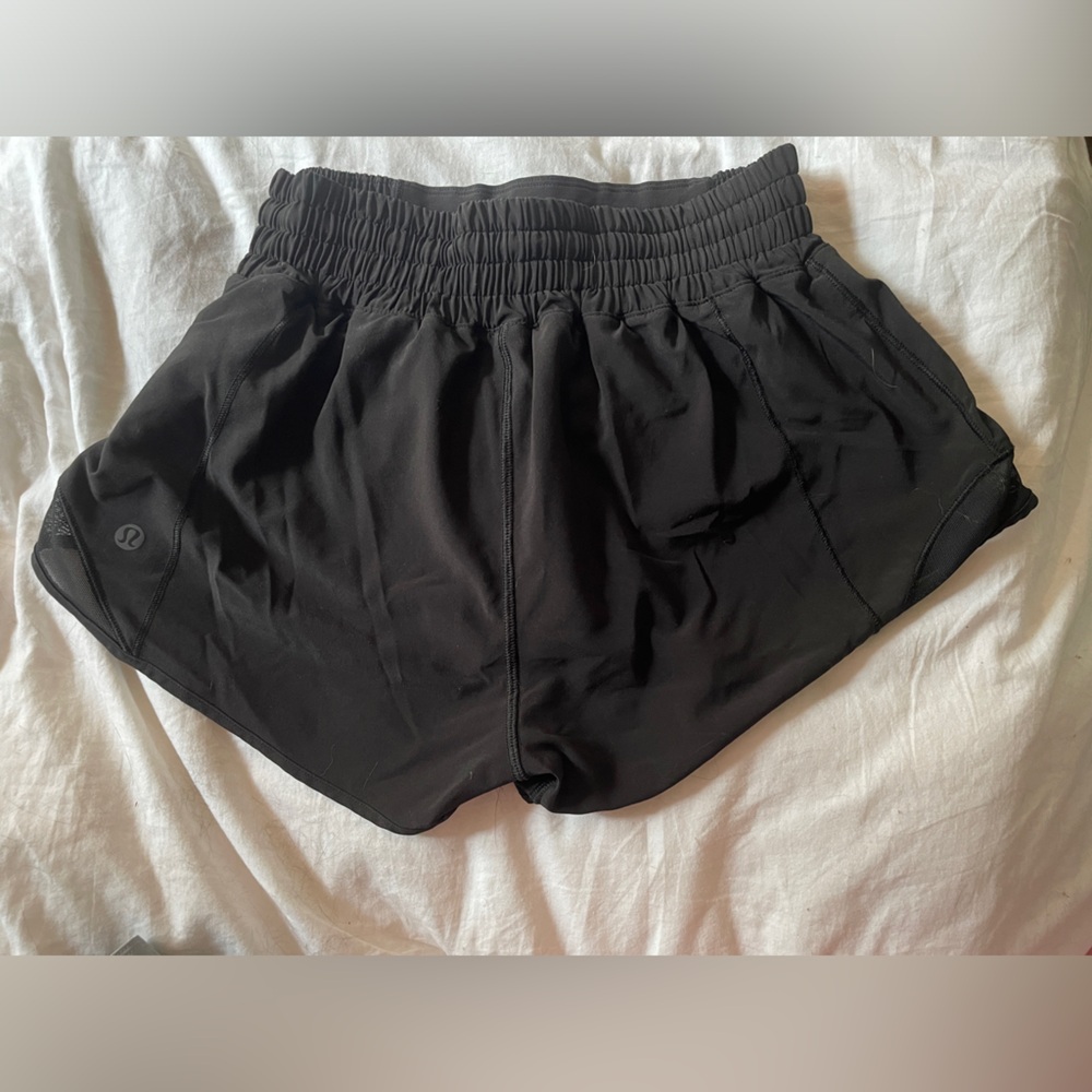 black lululemon shorts